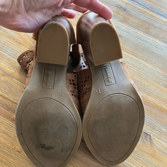 American Eagle 7.5 brown microsuede open toe‎ sandals with stacked heel. - Picture 5 of 6